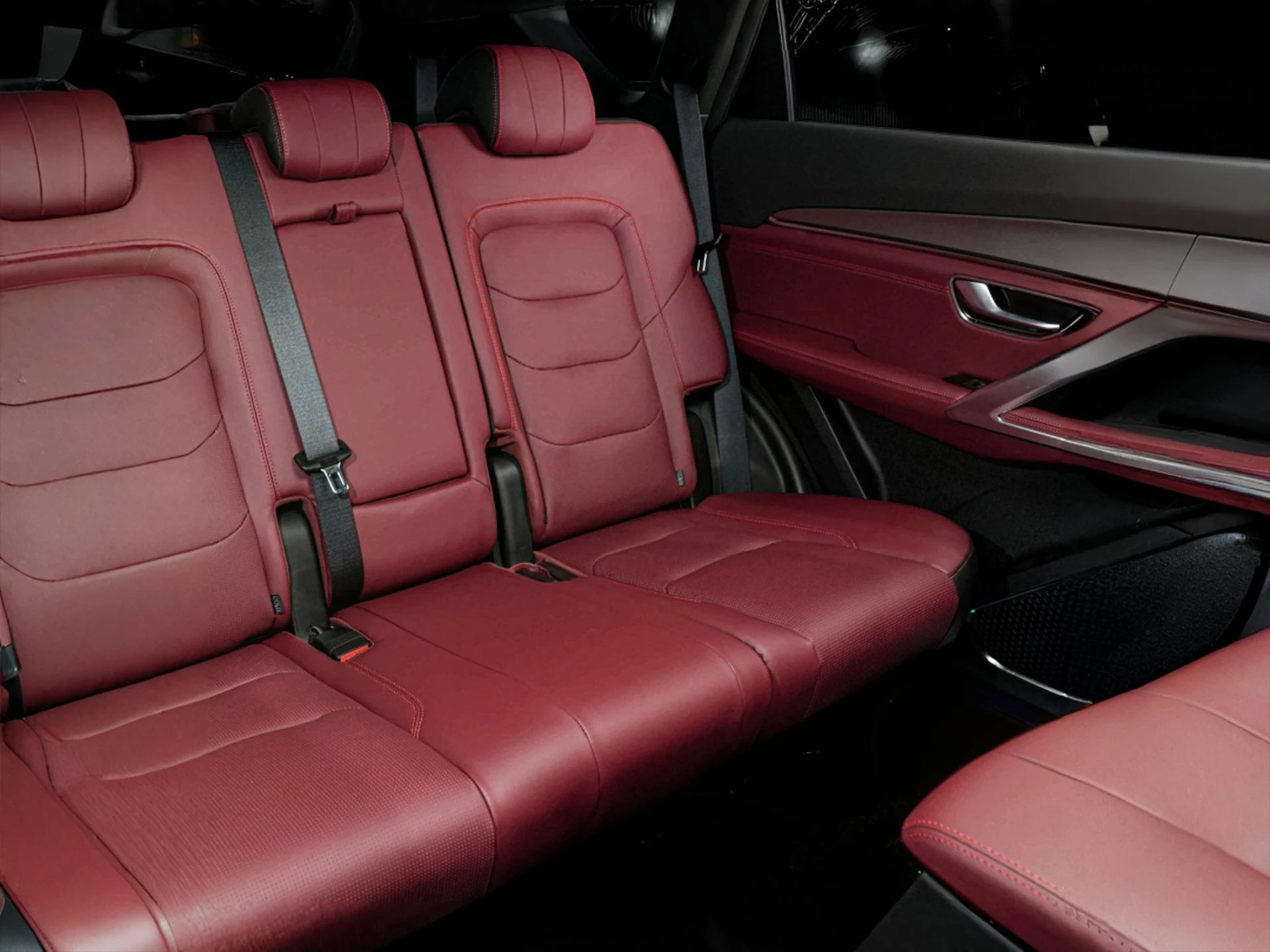 Jetour X70 Plus burgundy rear seating